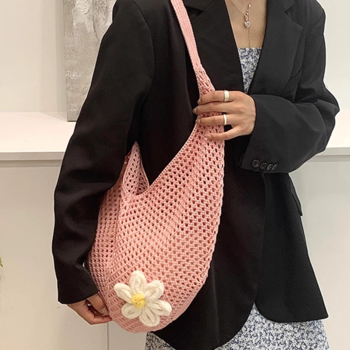 Women's Shoulder Bag Beach Bag Fashionable Knitted Flower Tote Bag Women's Casual Beach Travel Sling Bag Large Capacity Woven Bag