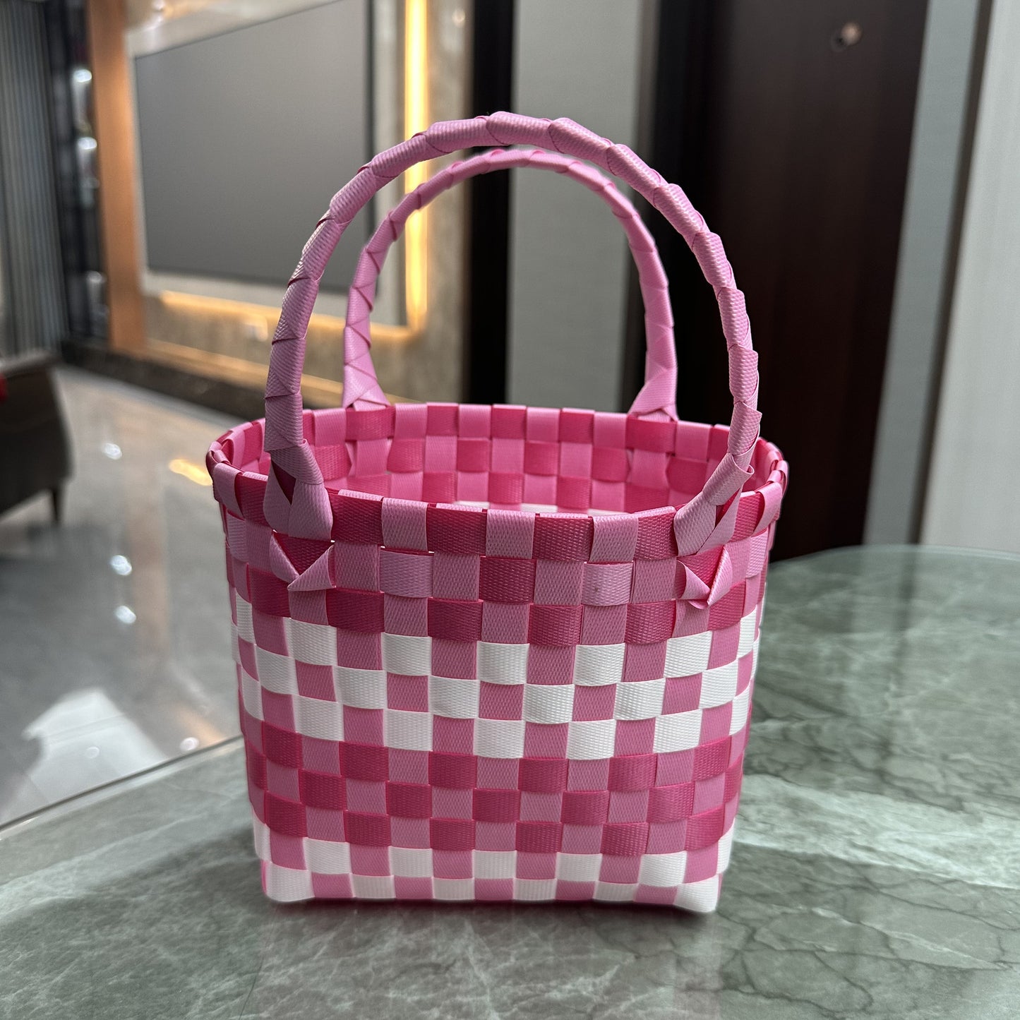 Handwoven Checkerboard Tote Bag for Women, Fashionable Beach & Daily Use, Soft PVC Material with Open Top and Inner Pockets