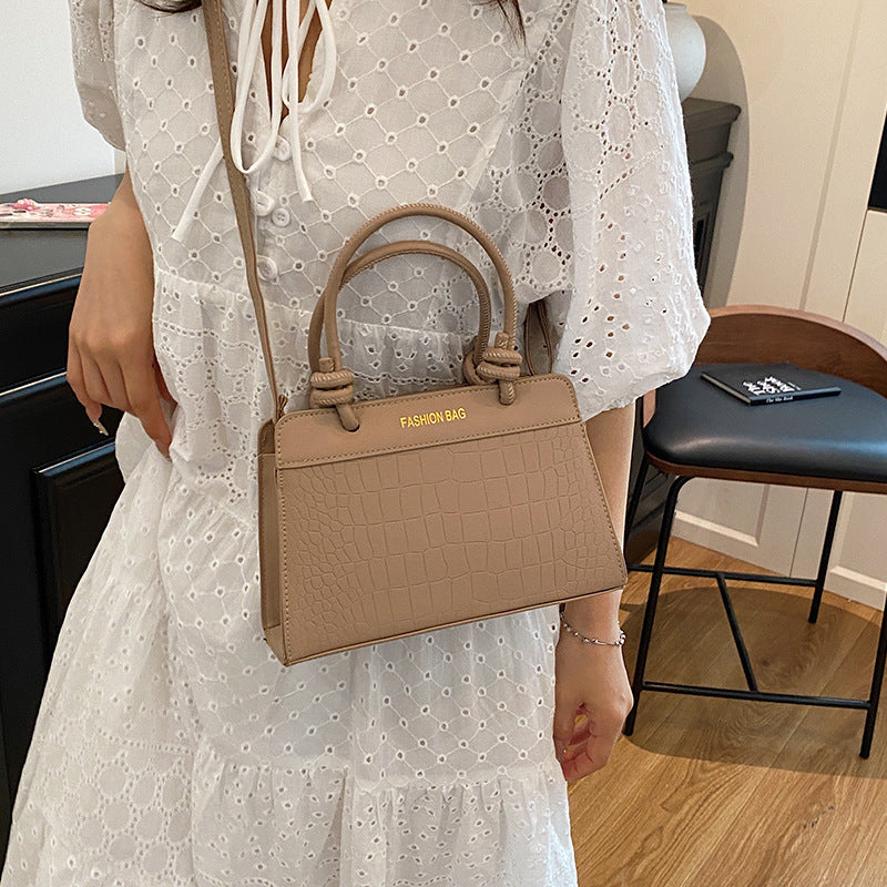 Korean Style Fashionable Crossbody Bag with Crocodile Texture and Elegant Design for Daily Wear