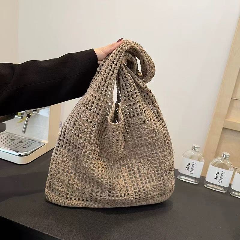 Women's Shoulder Bag Artistic Style Crocheted Daisy Tote Bag Beach Vacation Lightweight Shoulder Bag Leisure Travel Essential Woven Handbag