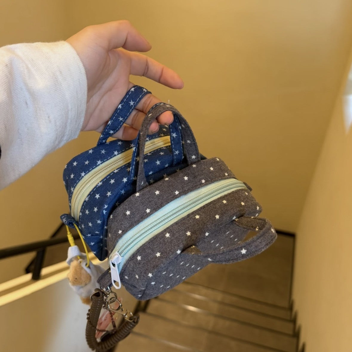 Cute Star Pattern Mini Tote Bag for Cosmetics, Travel Essentials and Daily Use - Stylish and Practical Storage Solution