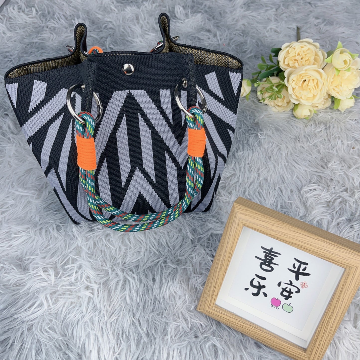 Women's Shoulder Bag New Hollow Canvas Handbag Color Rope Handle Large Capacity Daily Commuter Women's Bag