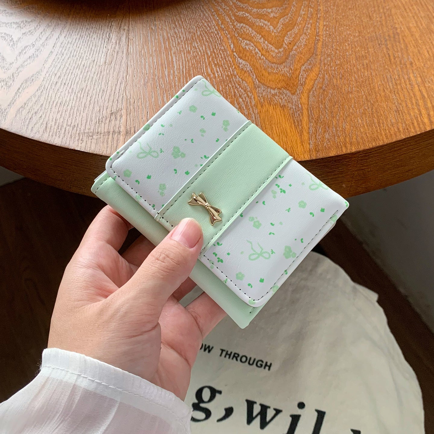 Good-looking Floral Bow Women's Three-Fold Wallet, Simple Fashion Light Portable Card Holder Purse