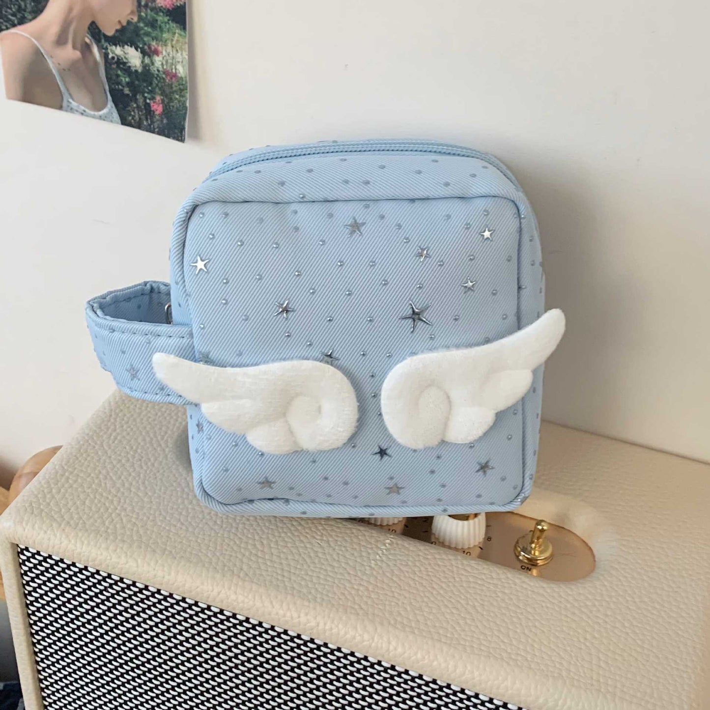 Starry Wing Design Cosmetic Bag for Women, Portable Makeup Organizer with Cute Wings, Ideal for Travel and Daily Use