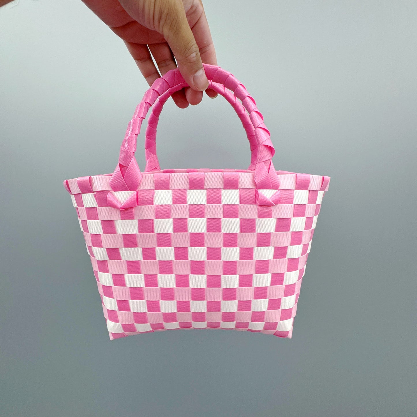 Handwoven Checkerboard Tote Bag for Women, Fashionable Beach & Daily Use, Soft PVC Material with Open Top and Inner Pockets