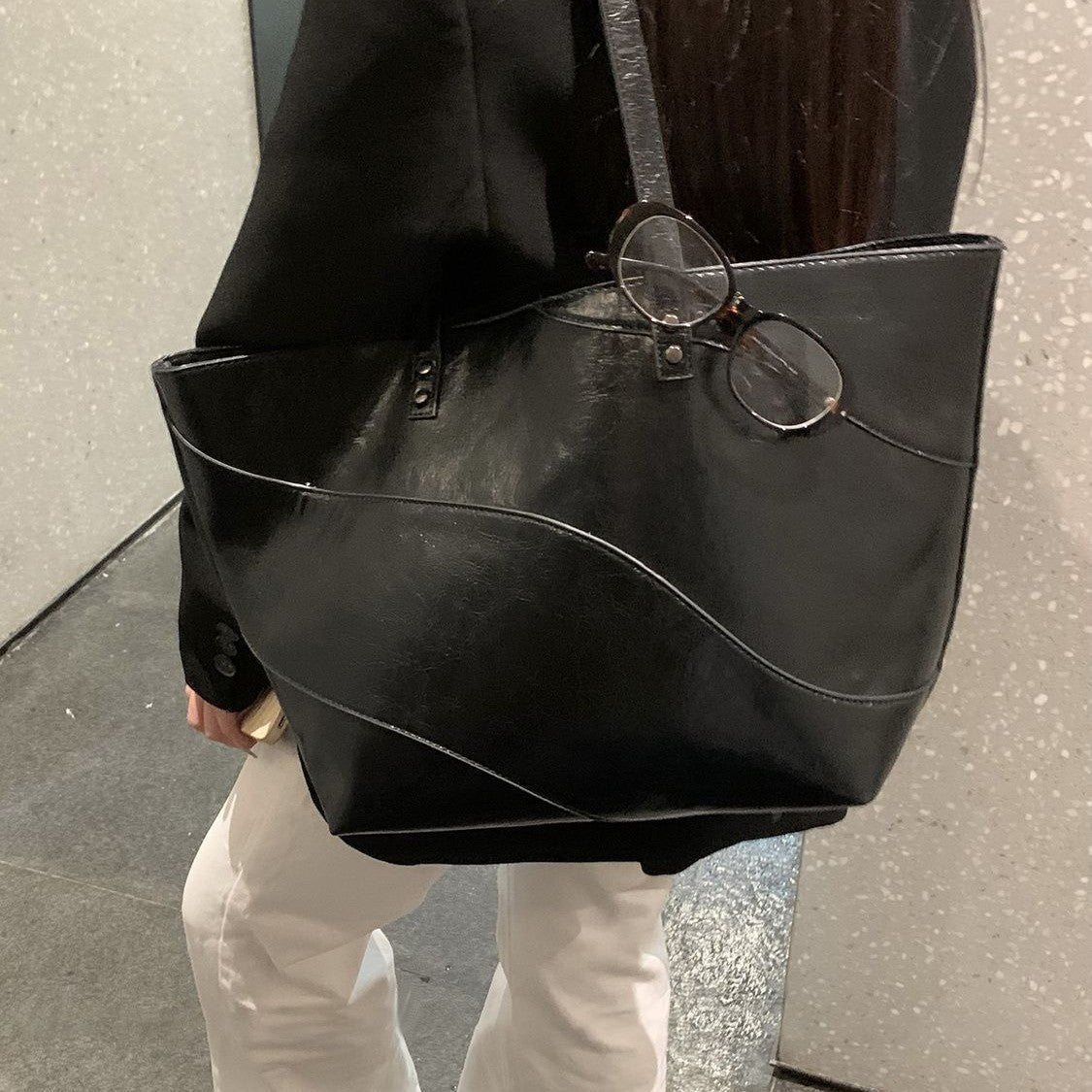 Korean Style Crack Texture Tote Bag Magnetic Suction Opening and Closing Large Capacity Commuter's All-Matching Shoulder Bag