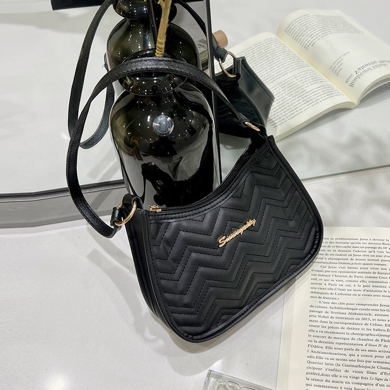 New Women's Crescent-Shaped Shoulder Bag Fashion Rhombus Pu Belt Mobile Phone Bag Everyday Joker Trend Underarm Bag
