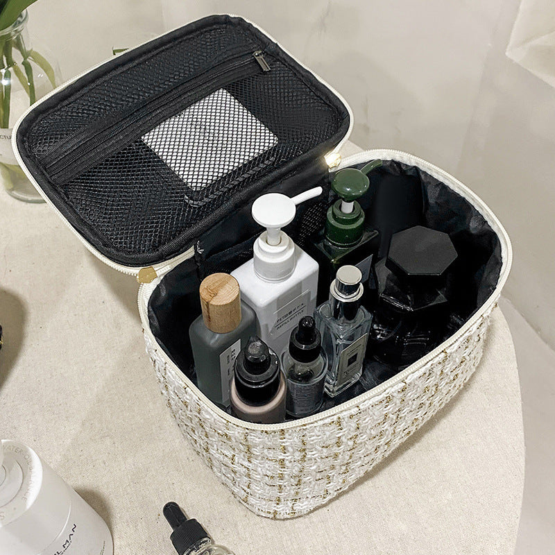 Chic Tweed Cosmetic Bag with Zipper Closure - Large Capacity Portable Makeup Organizer for Travel and Daily Use