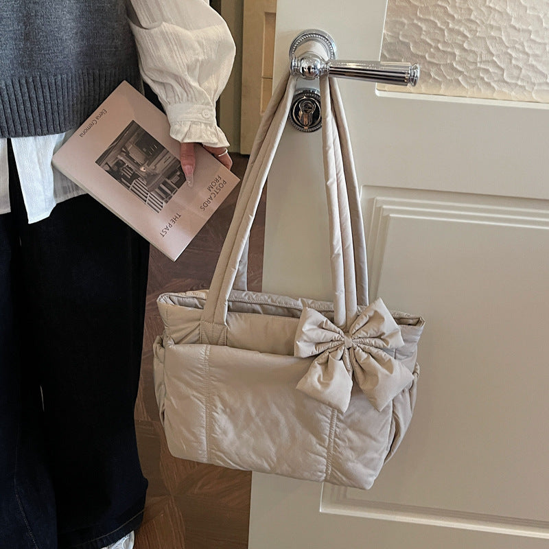 Winter New Bow Tote Bag with Quilted Design and Zipper Closure for Daily Use