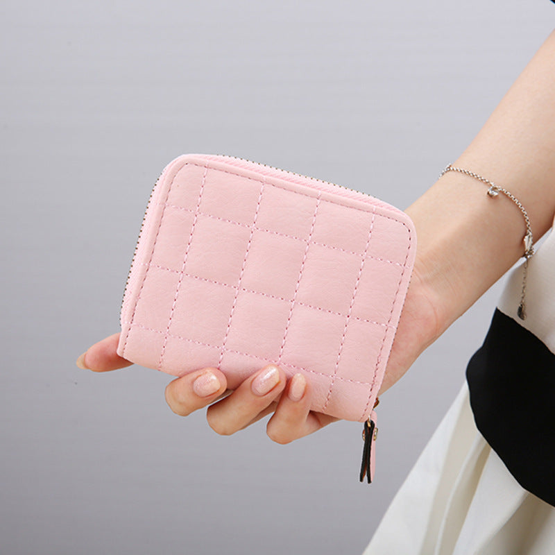 Cute Quilted Zipper Wallet for Women, Compact and Stylish Everyday Purse with Fashionable Design