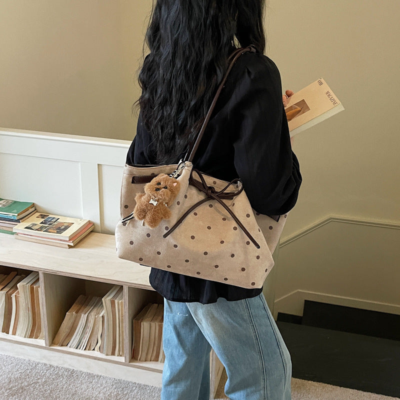 Vintage Polka Dot Tote Bag with Cute Bear Charm, Fashionable Drawstring Shoulder Bag for Daily Commute and Casual Outings