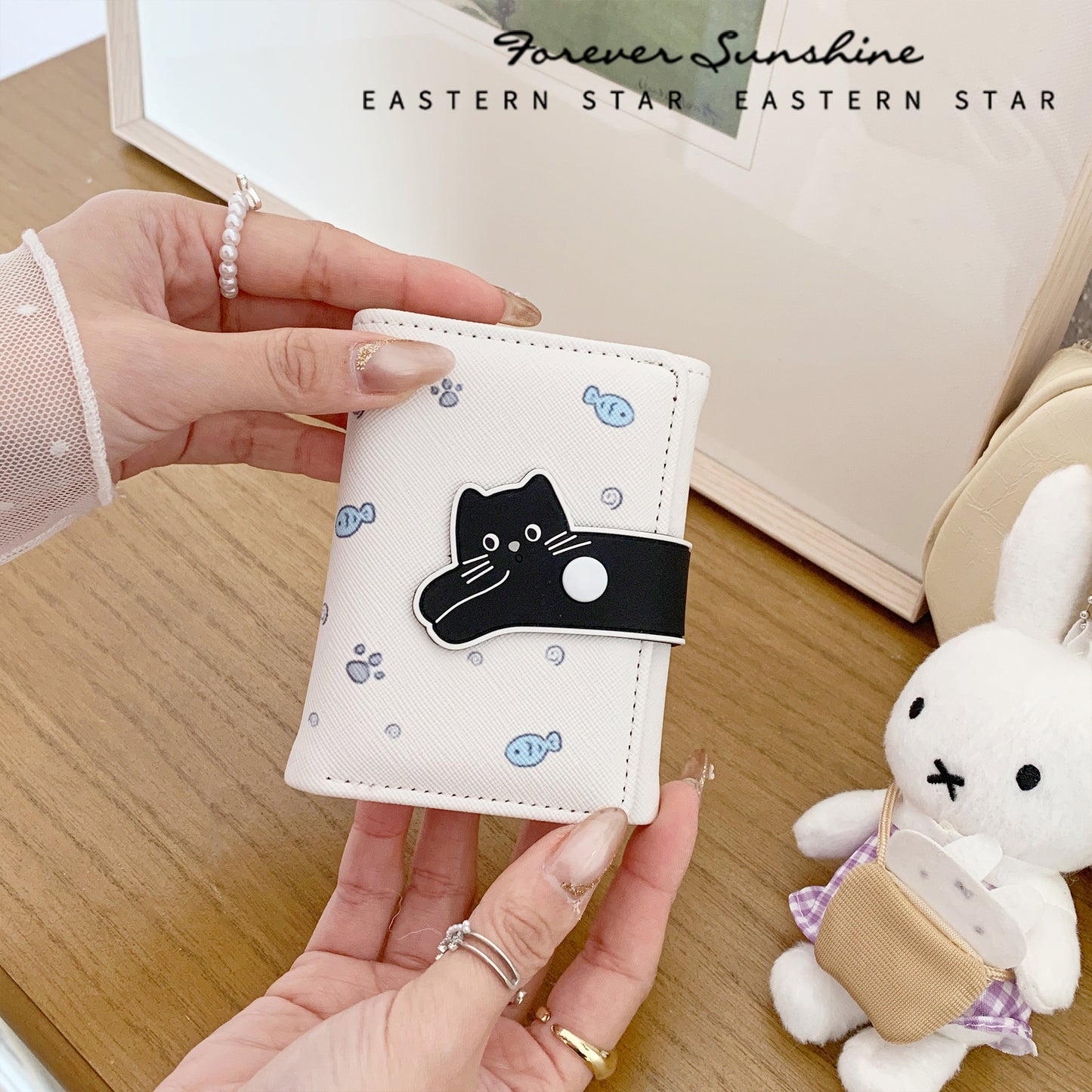 Cute Cat Women's Wallet Fish-Shaped Embellished Soft Buckle Design Everyday Joker Practical Card Holder