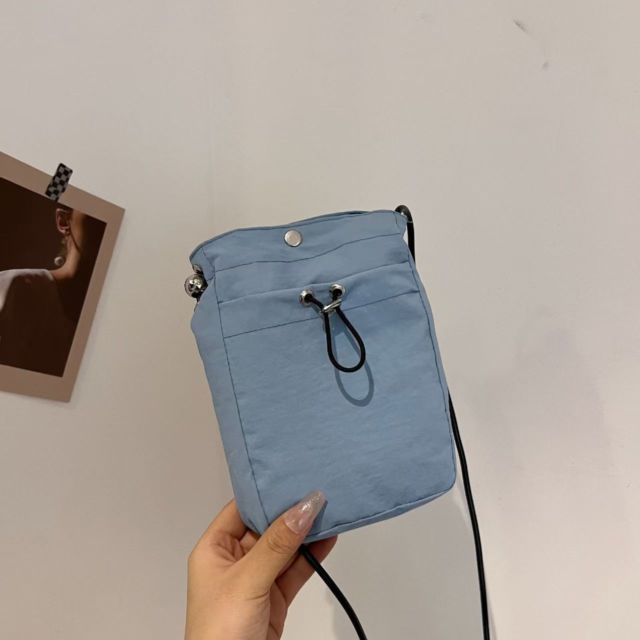 Casual Nylon Crossbody Phone Bag with Drawstring Closure, Lightweight and Stylish for Everyday Use