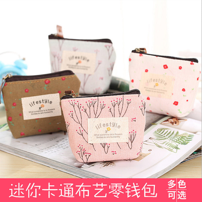 Cute Polar Bear Print Canvas Coin Purse for Women, Stylish Everyday Key and Card Holder with Zipper Closure