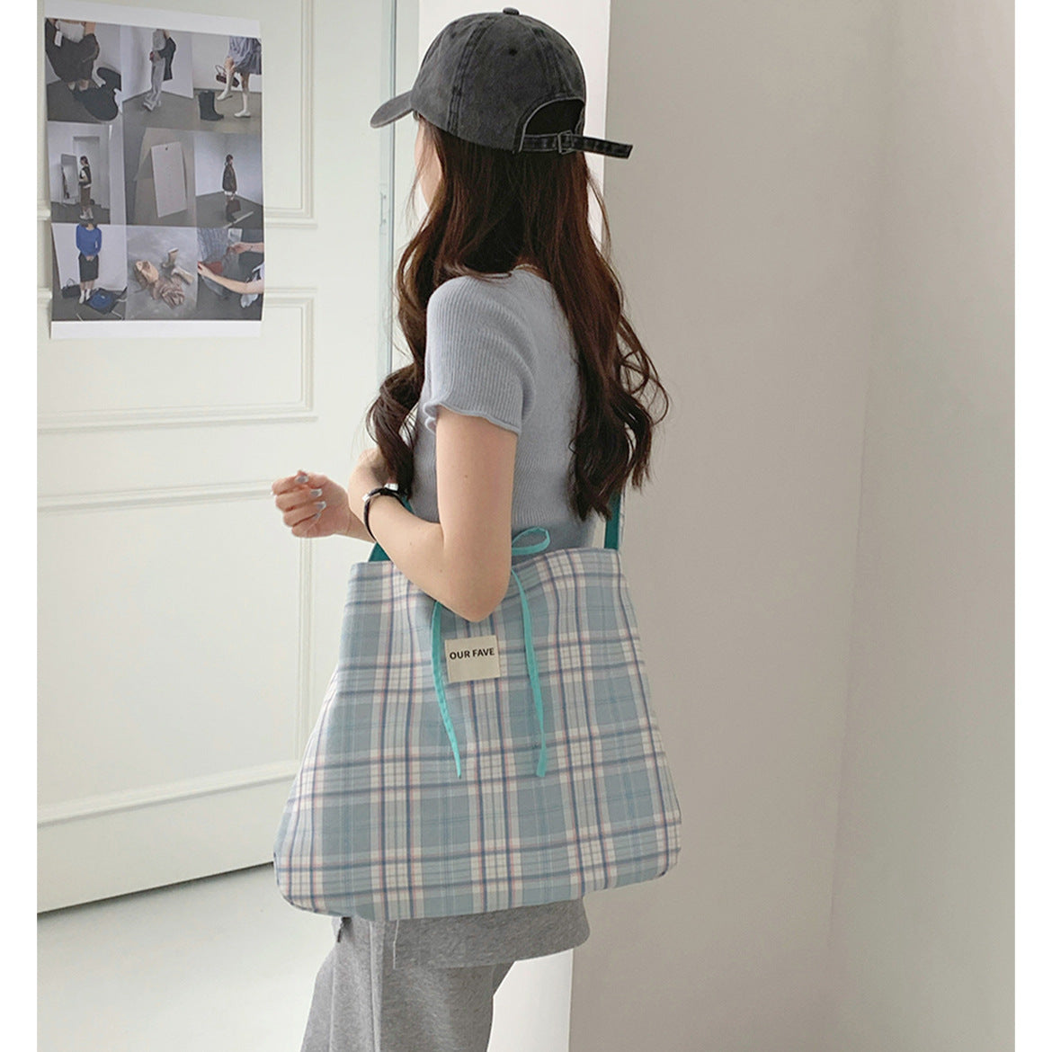 Casual Reversible Tote Bag with Plaid Design and Waterproof Nylon Lining for Daily Commute and Fashionable Outfits