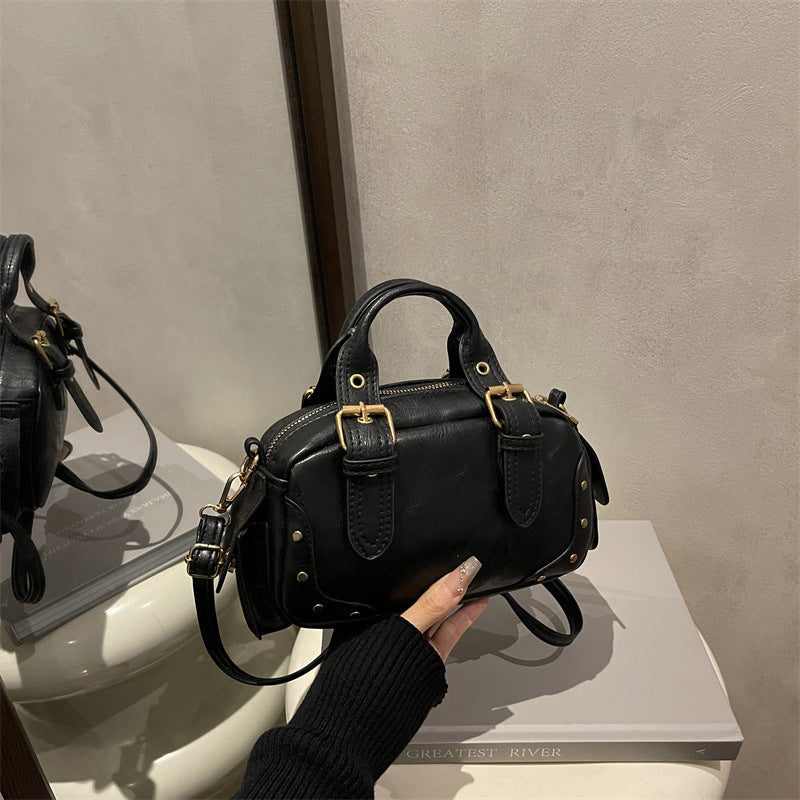 Stylish Minimalist Crossbody Bag for Women 2025 Autumn New Fashion Casual Shoulder Bag with Vintage Design and Practical Zipper Closure