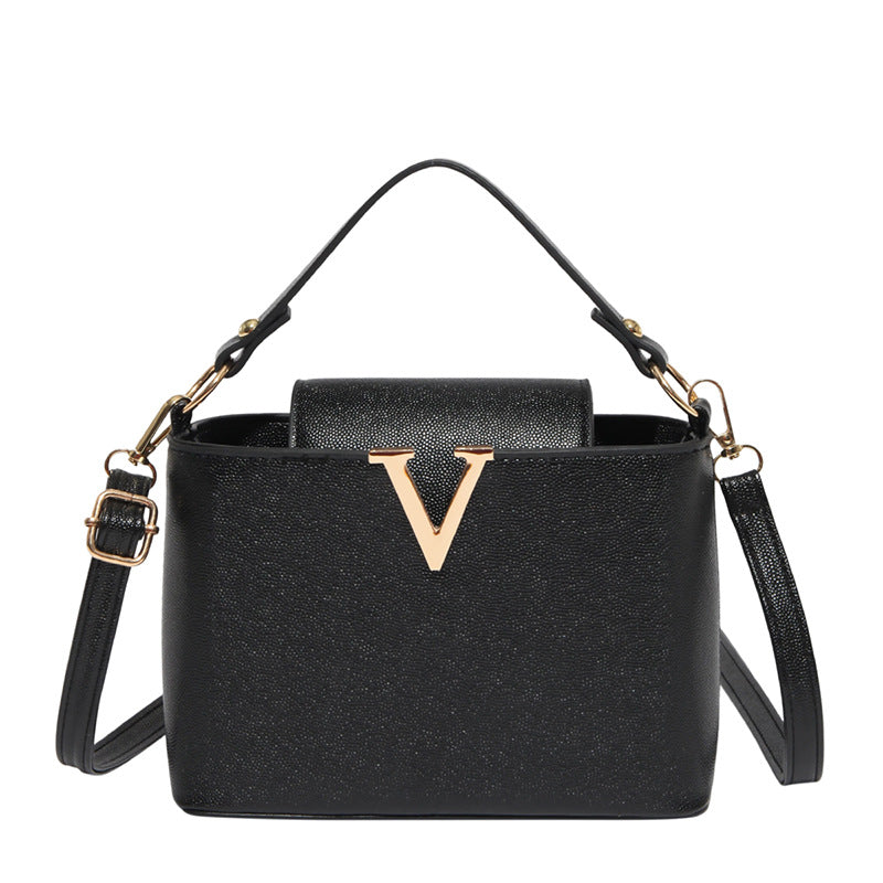 Light Luxury Bag Women's New V-Shaped Fashion Classy Bucket Bag Large Capacity Work Commuter Portable Shoulder Oblique