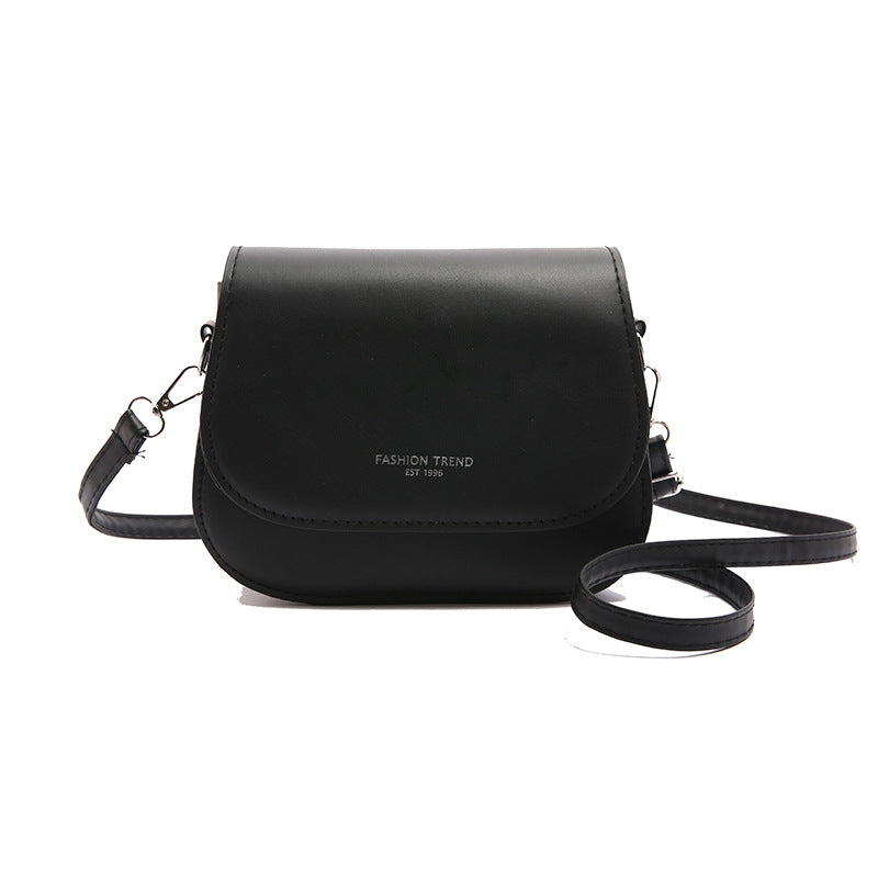 Minimalist Crossbody Saddle Bag with Magnetic Closure and Stitching Details for Daily Chic Style