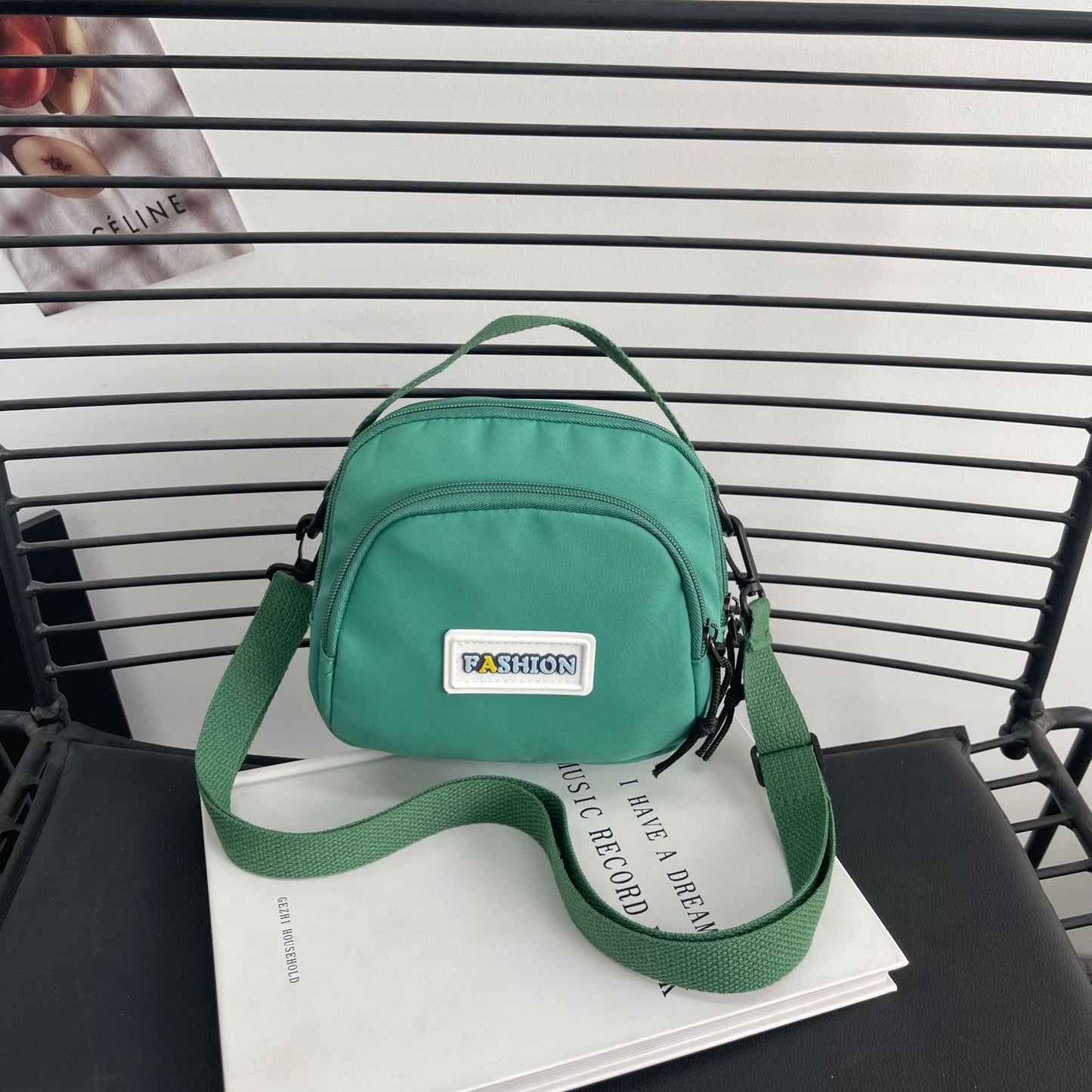 Cute Nylon Crossbody Bag for Women, Fashionable Mini Shoulder Bag with Zipper Closure and Multiple Inner Pockets, Perfect for Daily Use and School