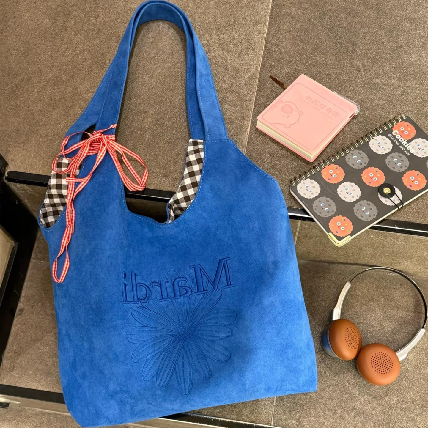 Korean Style Retro Embroidered Tote Bag for Women, Large Capacity Casual Shoulder Crossbody Bag with Floral Design and Cute Keychain