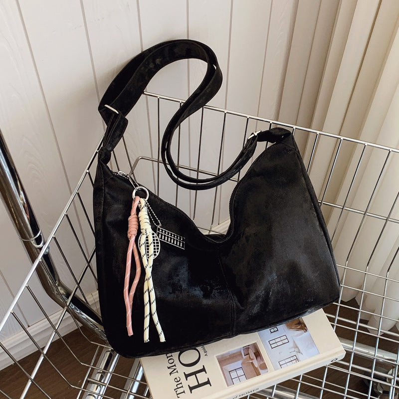 Retro Tote Bag Women's Commuter Solid Color Fashion Pendant Simple Beautiful Casual Large Capacity Western Style Underarm Bag