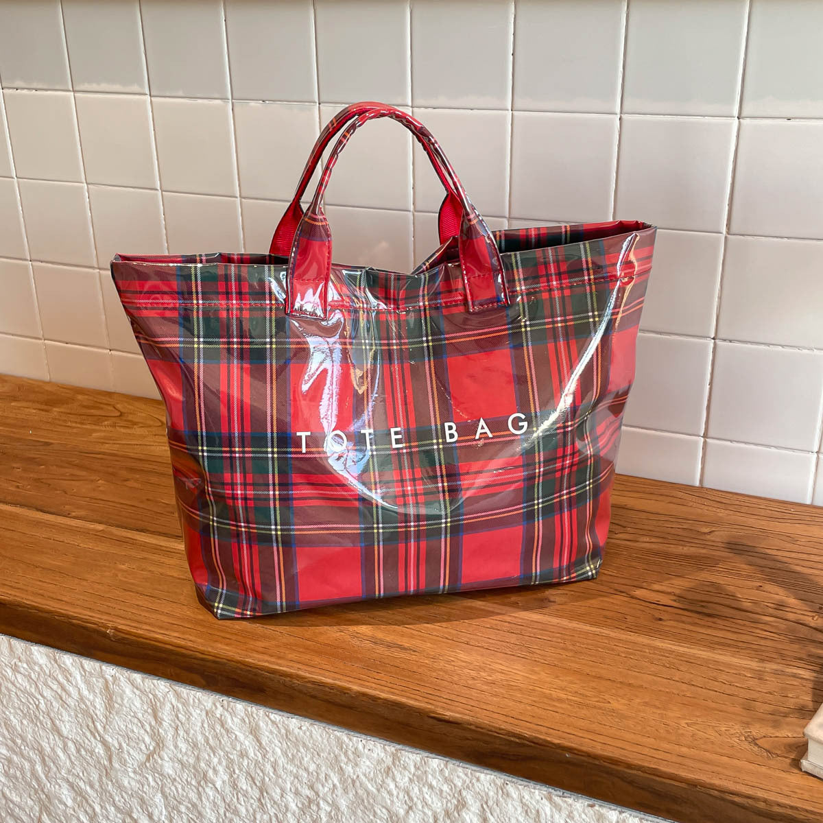 Trendy Plaid Tote Bag for Women with Large Capacity and Fashionable Design, Perfect for Daily Use