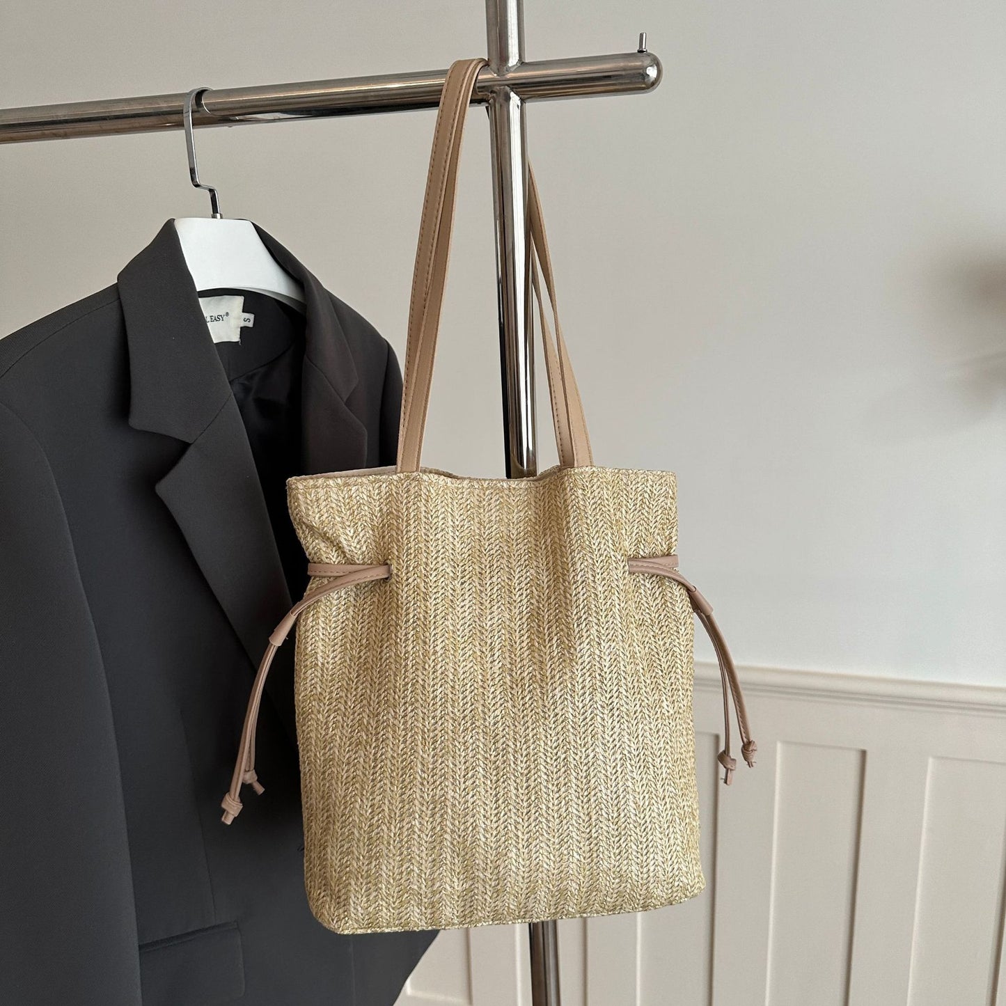 Simple Woven Tote Bag Women's Flower Decoration Large Capacity Shoulder Bag Daily Commuter's All-Matching Fashion Handbag