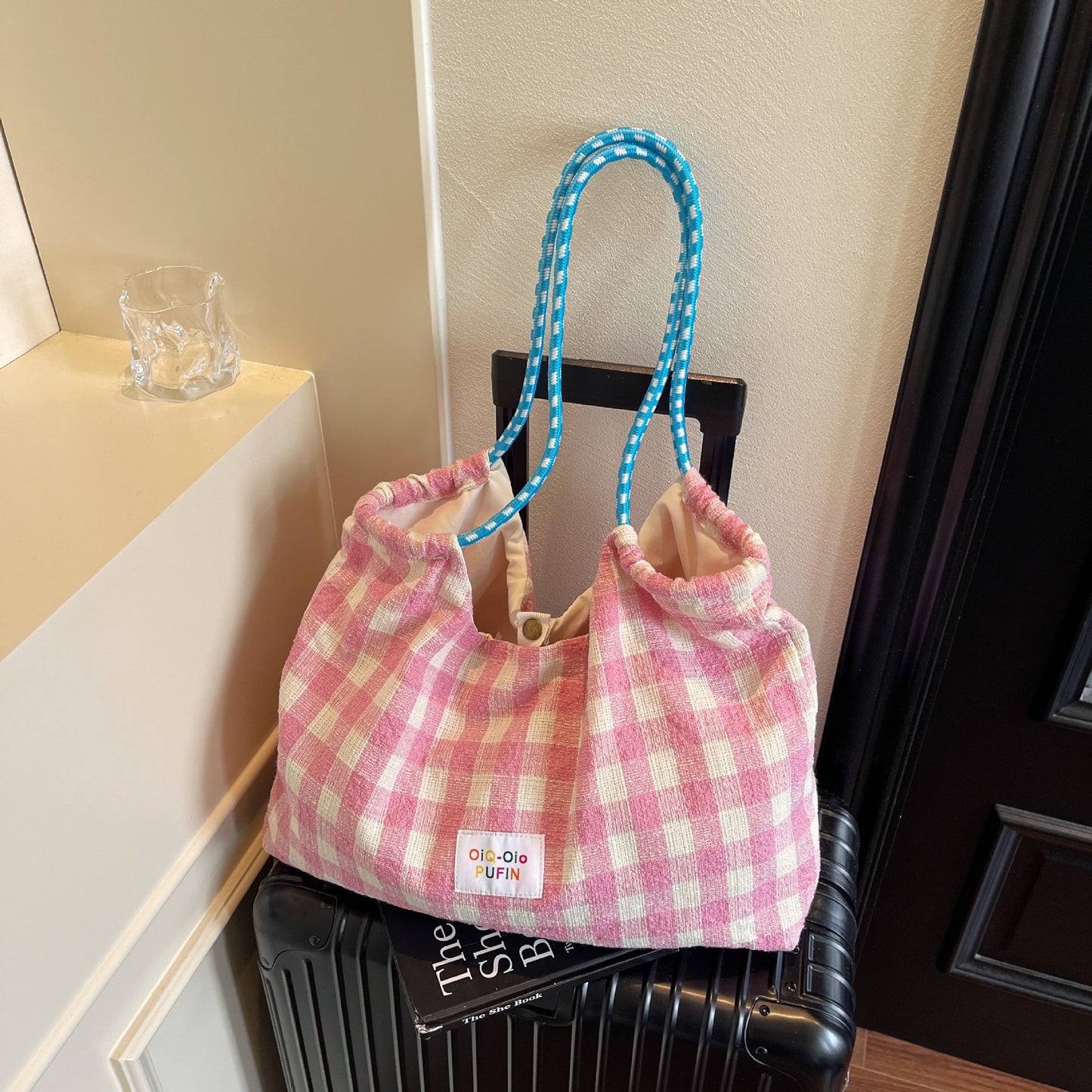 Korean-style laid-back patterned canvas tote bag, large capacity, fashionable and versatile for commuting, work, or everyday use.
