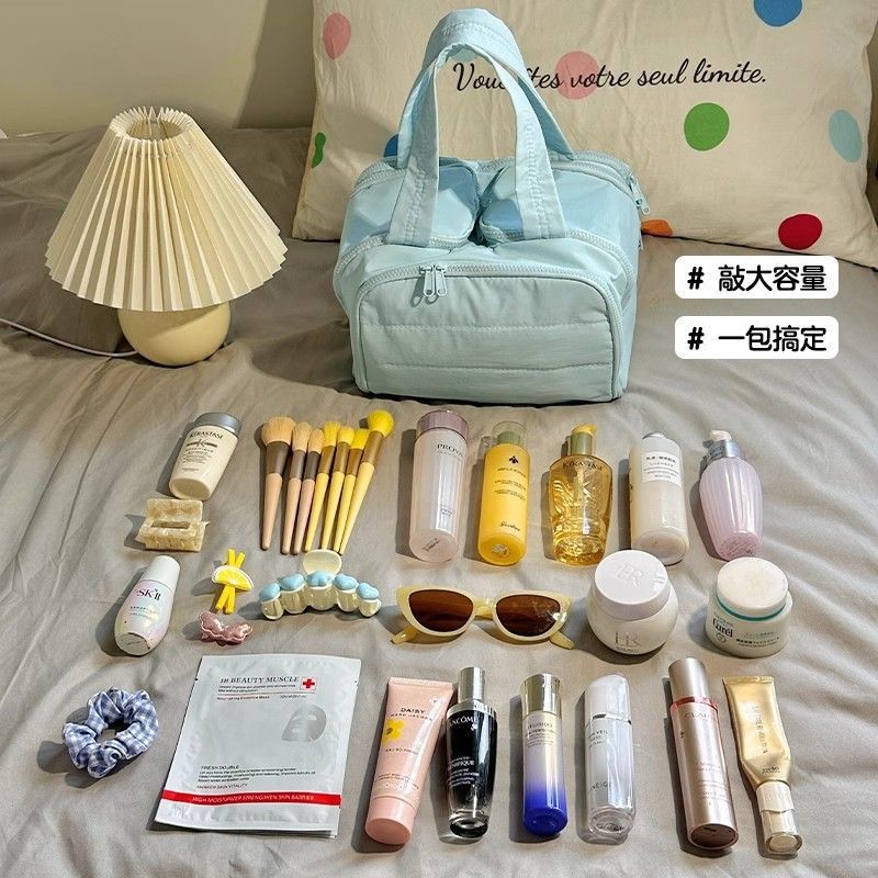 Large Capacity Travel Cosmetic Bag with Multiple Compartments for Makeup and Skincare Storage, Portable and Organized Design