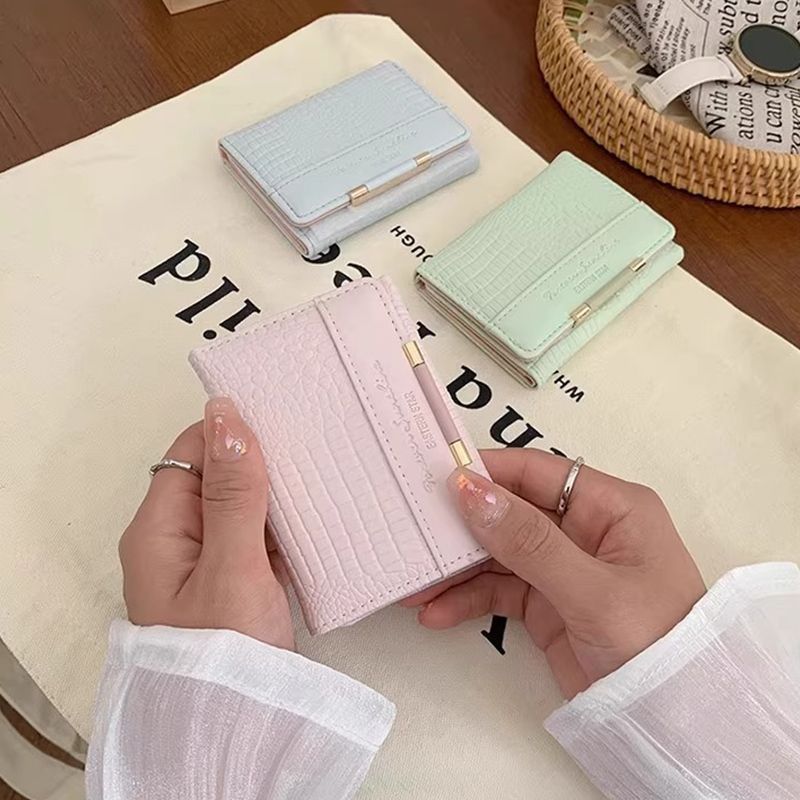 Fashion Three Folding Women's Wallet Multiple Card Slots Design Crocodile Pattern Everyday Joker Practical Wallet