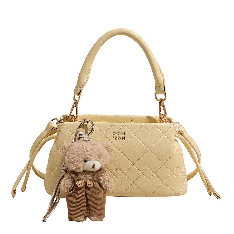 Elegant Quilted Crossbody Bag with Chain Handle and Zip Closure for Daily Fashion