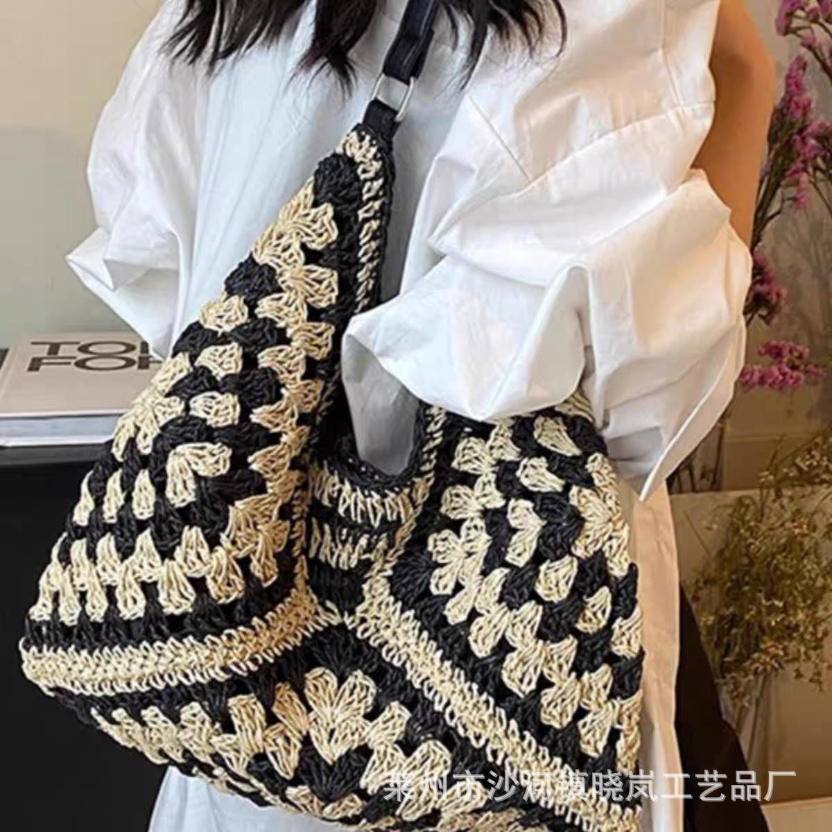 Charming Crochet Straw Tote Bag for Women, Casual Boho Style Shoulder Bag with Open Top and Interior Card Pocket
