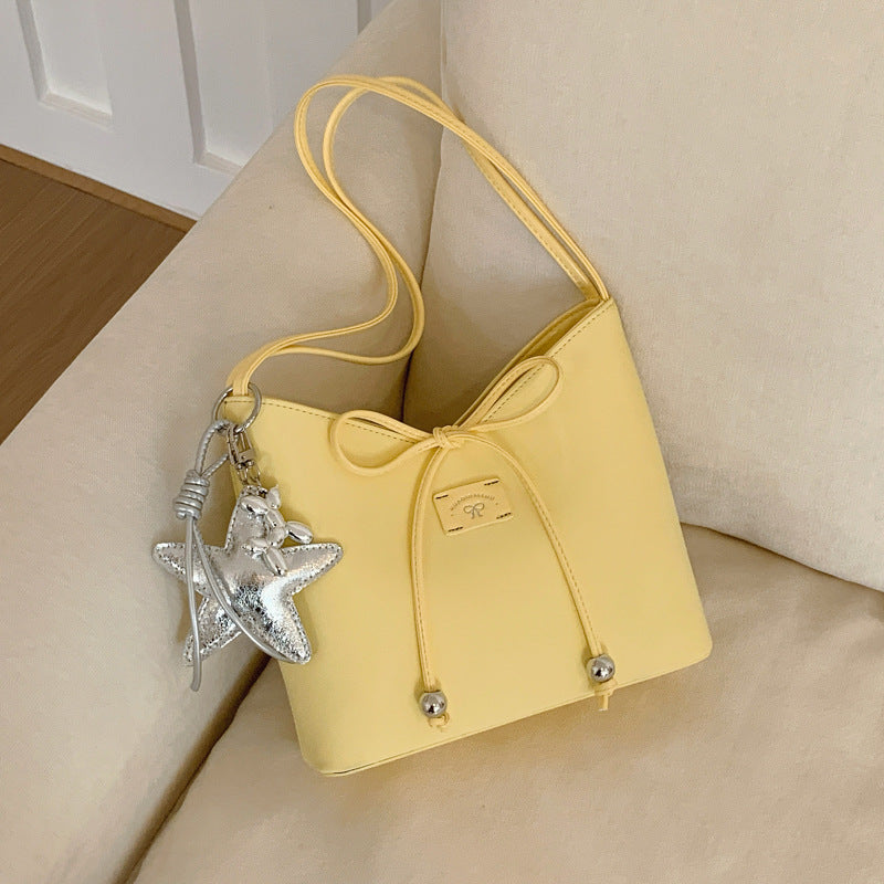 Chic Tote Bag for Women 2025 New Summer Style Retro Design with Star Charm and Drawstring Closure