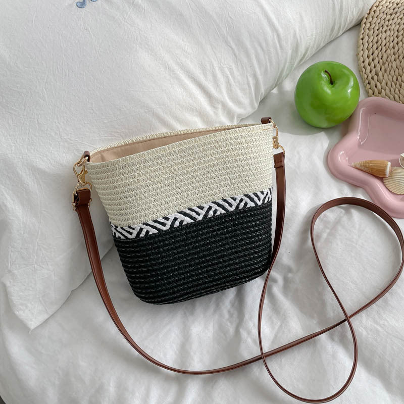 Fashion Woven Bucket Bag Women's Geometric Pattern Everyday Joker Shoulder Messenger Bag