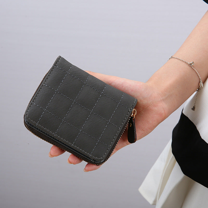 Cute Quilted Zipper Wallet for Women, Compact and Stylish Everyday Purse with Fashionable Design