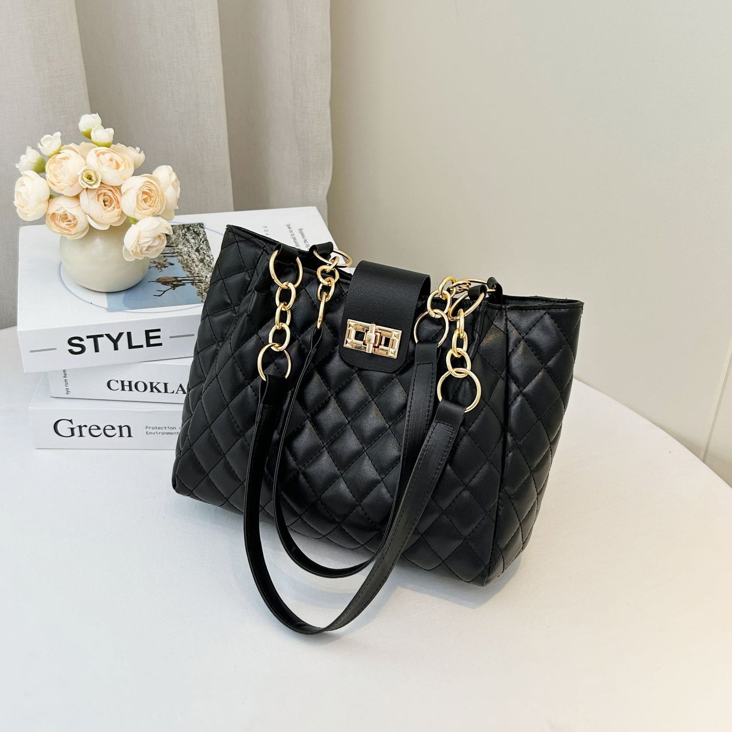 Spring New Women's Classic Style Straw Shoulder Bag Wide Shoulder Strap Large Capacity Commuter's All-Matching Fashion Design Daily Essential