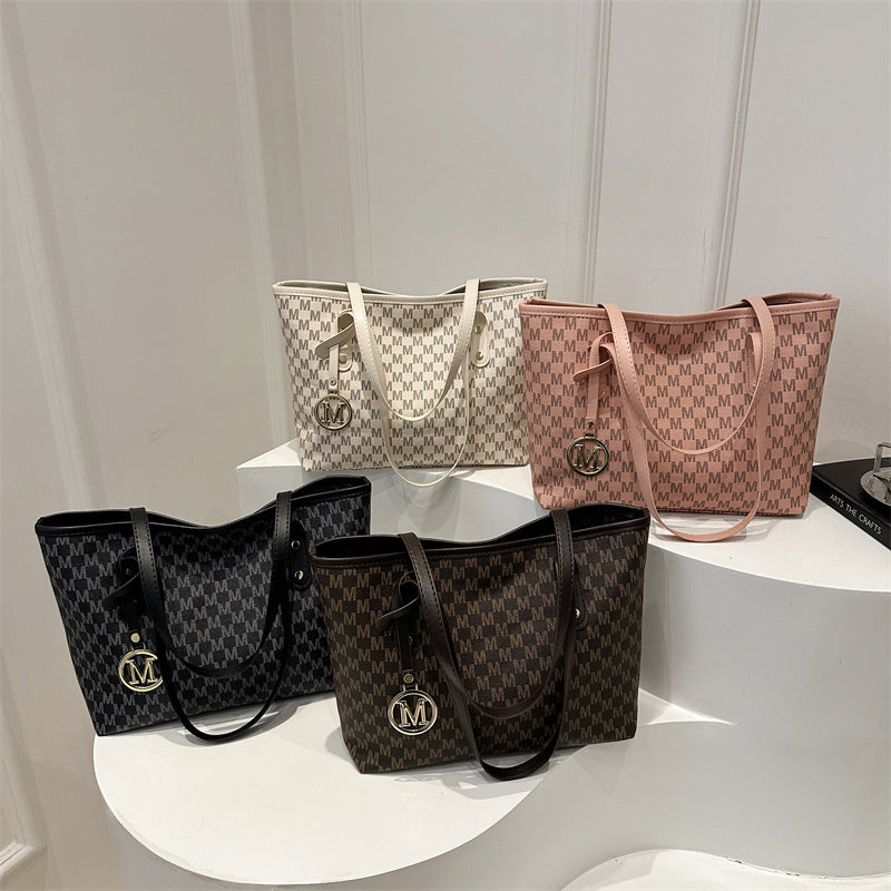 New Fashion Tote Bag Women's Large Capacity Shoulder Bag Fashion Letters Printed Commuter Handbag