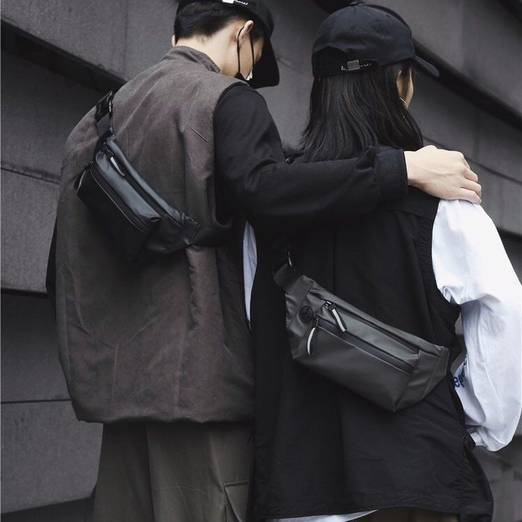 Fashionable Men's Waist Bag with PU Leather, Durable Design for Outdoor Travel and Casual Wear