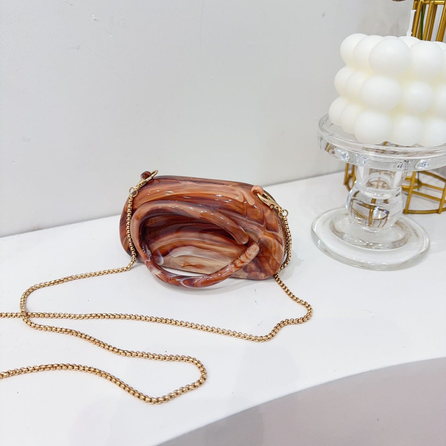 Chic Acrylic Clutch Bag with Chain Strap for Women, Mini Crossbody Evening Bag with Magnetic Closure and Shell Shape Design