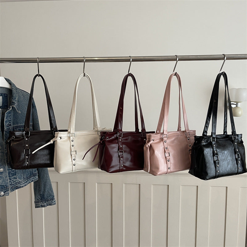 Rivet Fashion Temperament Commute Casual New Retro Simple Trendy Portable Underarm Shoulder Bag