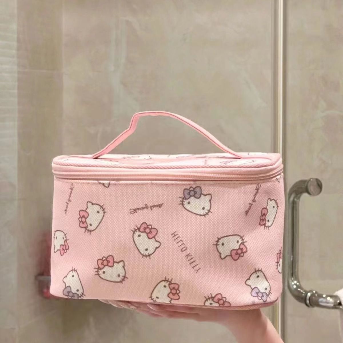Cute Cartoon Print Large Capacity Travel Cosmetic Bag with Zipper Closure for Daily Use and Outdoor Trips