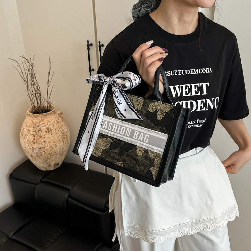 Elegant Floral Tote Bag with Bow Detail - Stylish Everyday Carry for Women