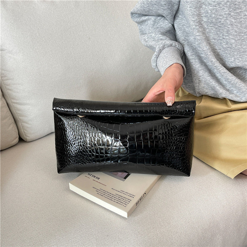 Clutch Women's New Solid Color Oily Leather All-Matching Western Style Leisure Commute Party Fashion Personality Dinner Bag