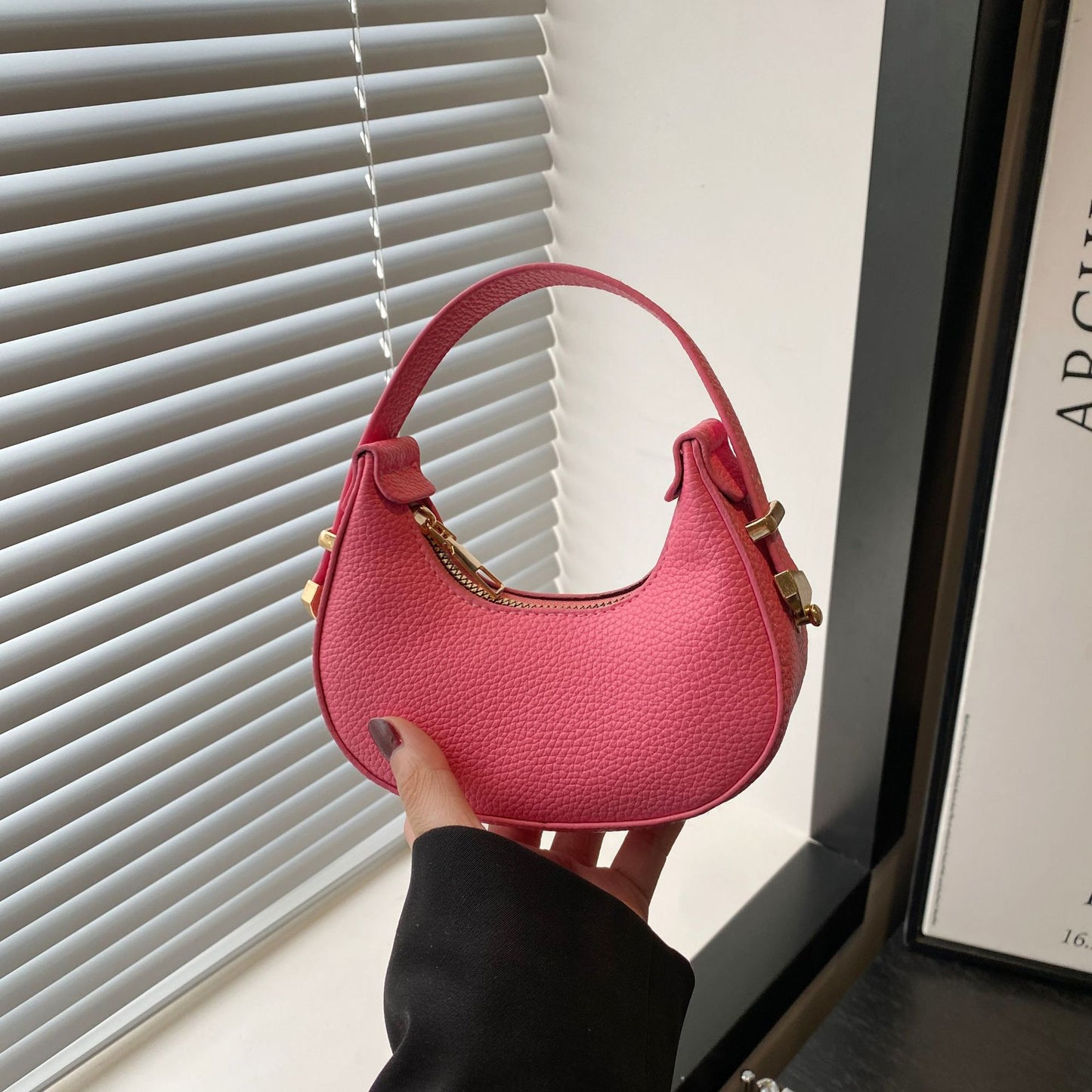 New European and American Minority Fashion Lychee Pattern Mini Handbag Advanced Texture Selenodont Bag Lipstick Pack