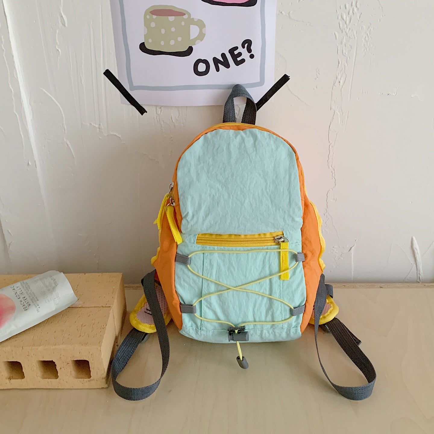 Lightweight Outdoor Backpack for Women and Men, Breathable Nylon Design with Arc Shoulder Straps, Perfect for Hiking, Cycling, Daily Use and Spring Outings