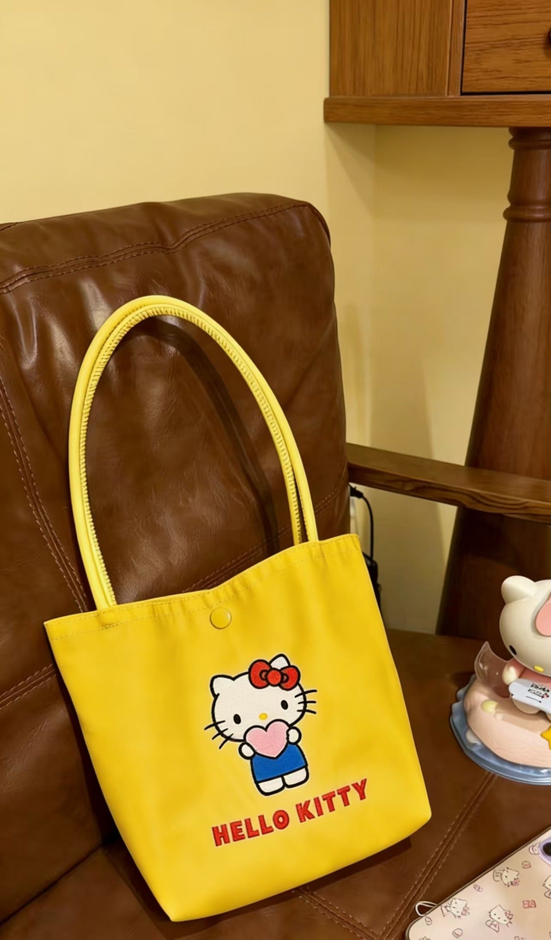 Cute Hello Kitty Tote Bag with Print Design, Perfect for Daily Use and Shopping