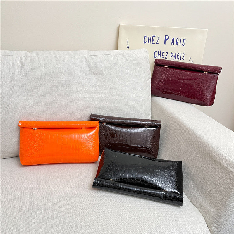 Clutch Women's New Solid Color Oily Leather All-Matching Western Style Leisure Commute Party Fashion Personality Dinner Bag