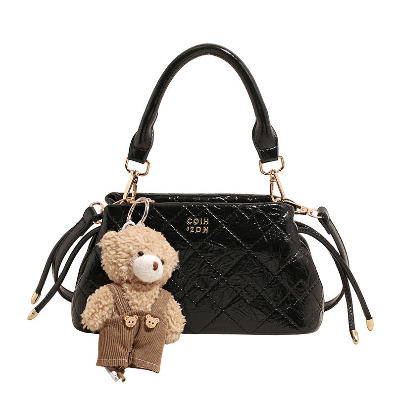 Elegant Quilted Crossbody Bag with Chain Handle and Zip Closure for Daily Fashion