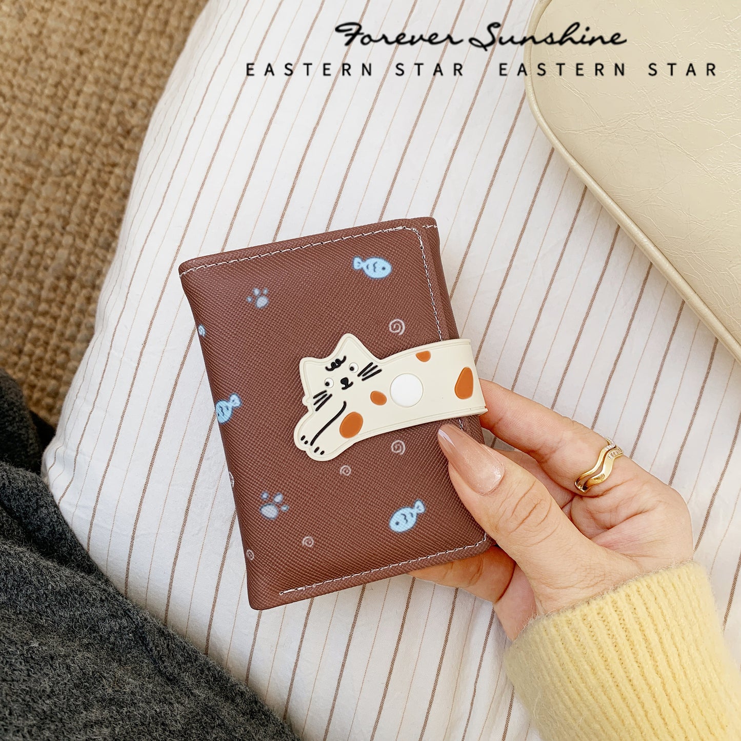 Cute Cat Women's Wallet Fish-Shaped Embellished Soft Buckle Design Everyday Joker Practical Card Holder
