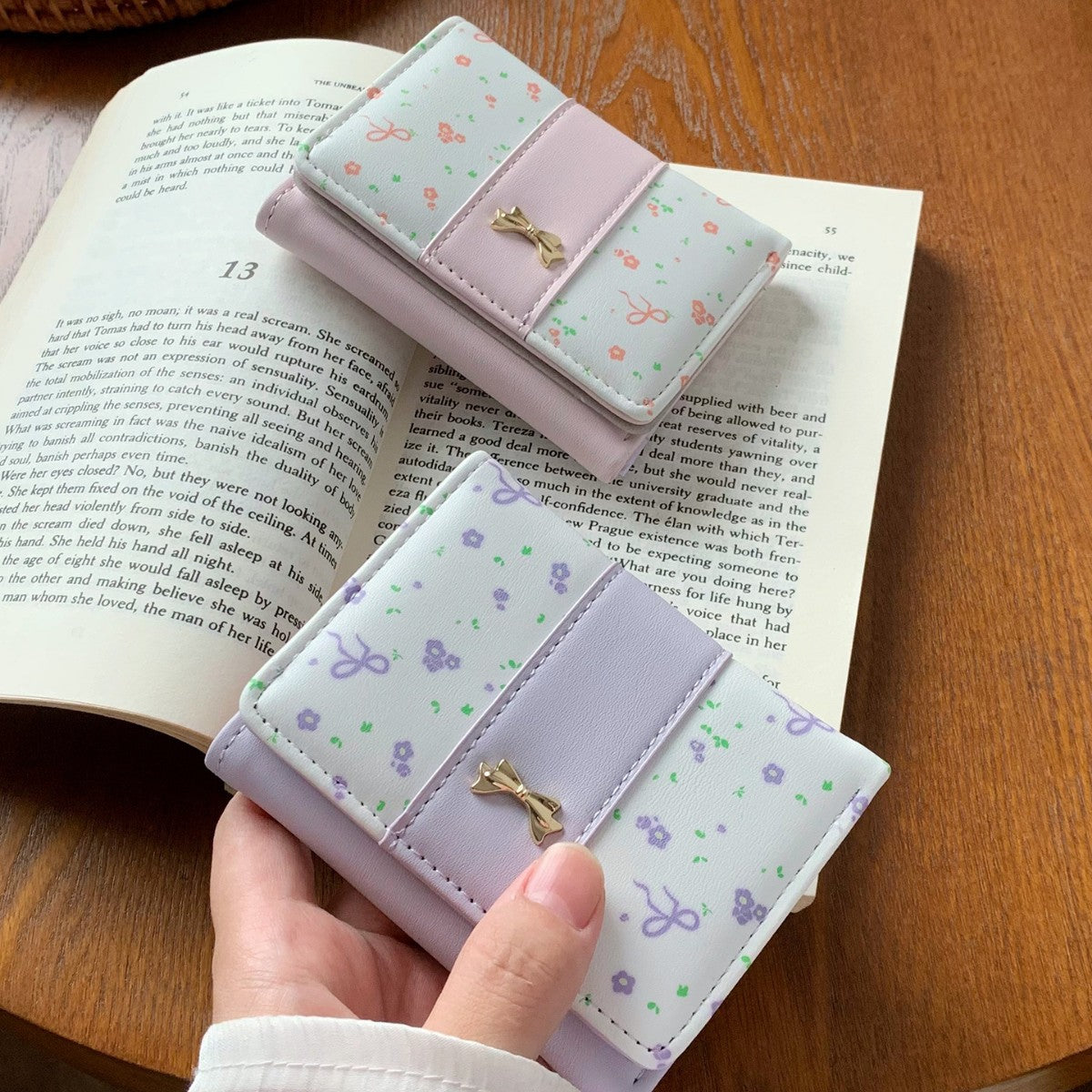 Good-looking Floral Bow Women's Three-Fold Wallet, Simple Fashion Light Portable Card Holder Purse